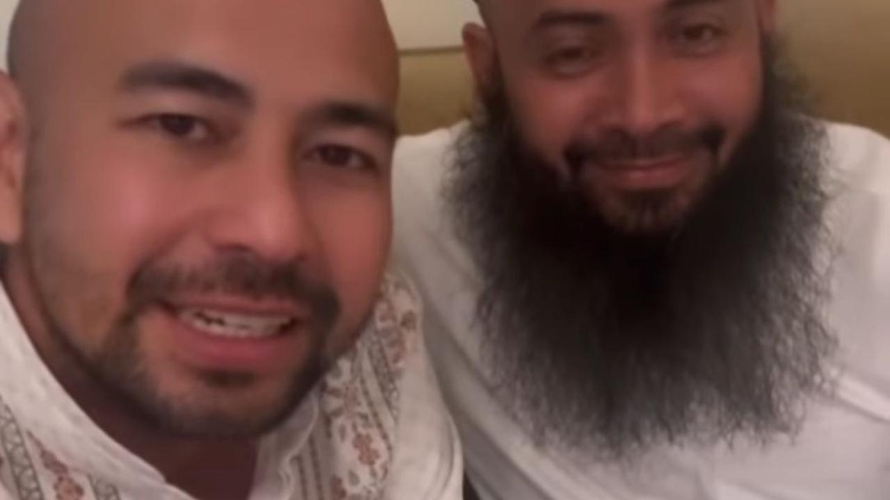 Momen pertemuan Raffi Ahmad dan Ustaz Syafiq Basalamah langsung mencuri perhatian netizen.