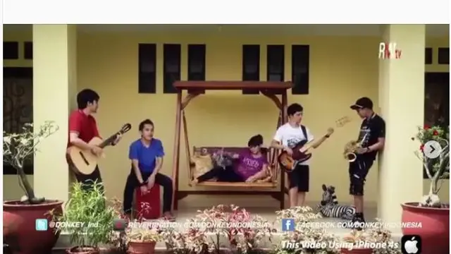 Band Rina Nose