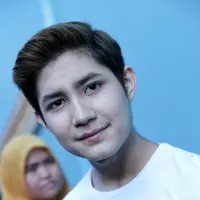 Rasya sendiri berencana mengunjungi ibunya setelah Lebaran nanti. Sementara ini Rasya mengaku disibukkan beberapa aktivitas. Salah satunya promo album The Freaks yang dirilis beberapa waktu lalu. (Adrian Putra/Bintang.com)