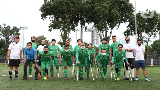 Aksi Tim Garuda INAF Berlaga Lawan Selebritis FC