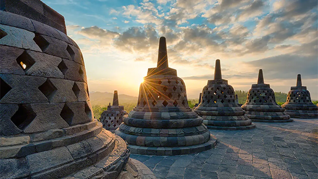5 Tempat Ibadah Mengagumkan di Indonesia