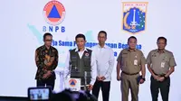 Kepala BNPB Letjen TNI Suharyanto saat konferensi pers 'Kerja Sama Penanggulangan Bencana dengan DKI Jakarta' di Graha BNPB, Jakarta pada Selasa, 27 Desember 2022. (Dok Badan Nasional Penanggulangan Bencana/BNPB)