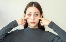 Makeup Anti-Creasing, Rahasia Tutupi Kantung Mata Hitam Tanpa Ribet