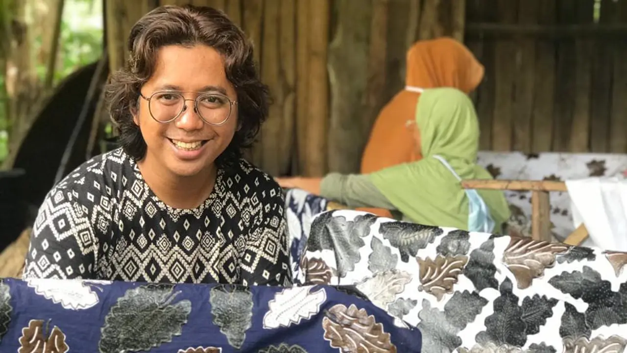 Achmad Nur Hasim, pemilik usaha Kekean Wastra Gallery, kain tenun Endek Bali