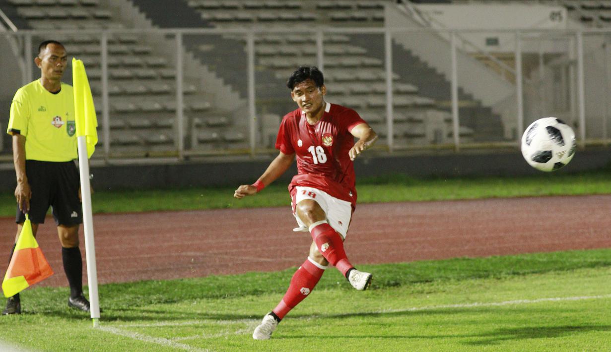 Kadek Agung juga menjadi pemain yang beberapa kali menjadi eksekutor bola mati, selain Adam Alis, ketika Timnas Indonesia mendapat kesempatan dari tendangan bebas atau sepak pojok. (Foto: Bola.com/M. Iqbal Ichsan)