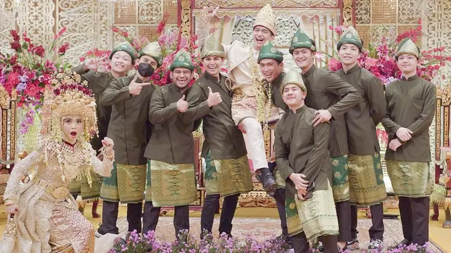 Potret Groomsmen Dampingi 6 Artis Menikah Ini Tak Kalah Gagah, Curi Perhatian