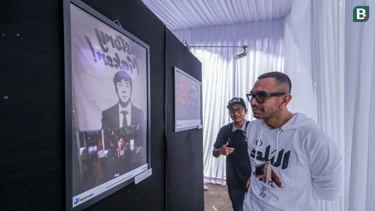Foto: Rizky Ridho Kenang Selebrasi Emosional di Kualifikasi Piala Dunia 2026 saat Pameran Foto Media Cup 2025