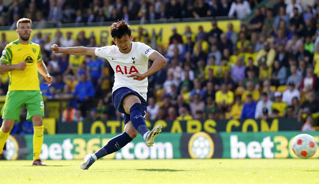 Penyerang bernomor punggung tujuh itu menyumbang dua gol dalam kemenangan 5-0 Tottenham Hotspur di markas Norwich City pada pekan terakhir Liga Primer Inggris musim ini, Minggu (22/5/2022). (Joe Giddens/PA via AP)