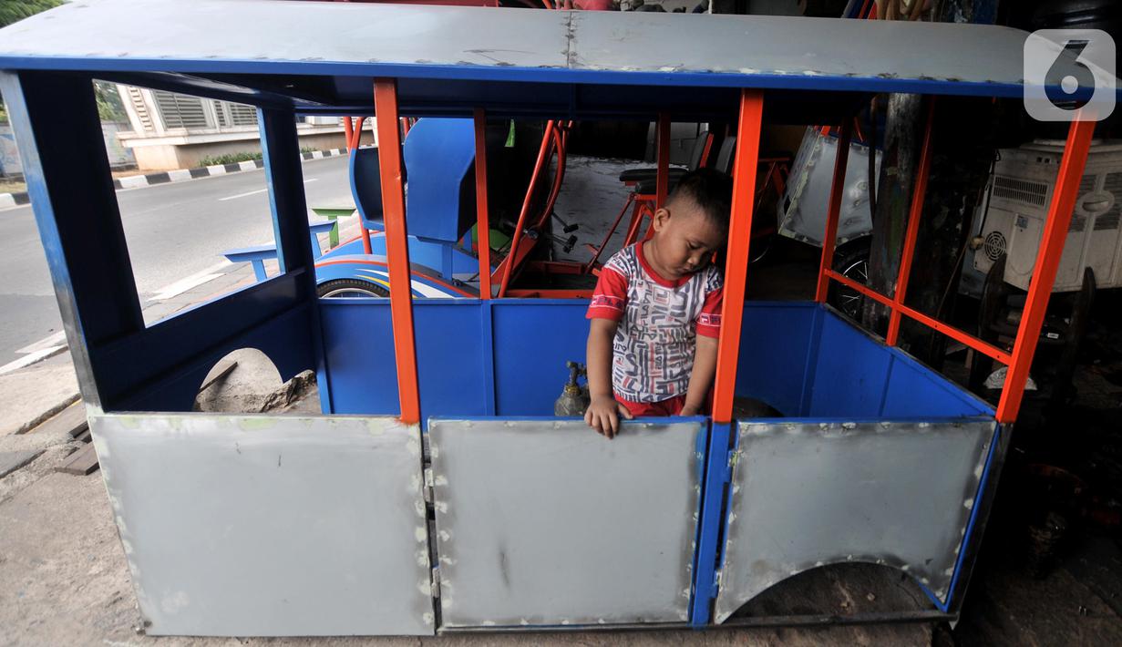 FOTO Nestapa Pembuat Odong Odong Di Tengah Larangan Dishub DKI News Liputan6com