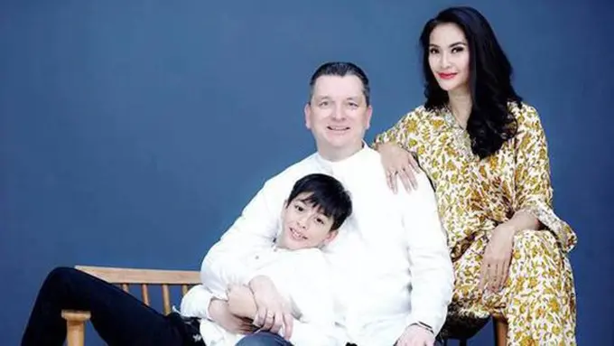 Keluarga Maudy Koesnaedi/copyright @emjkt