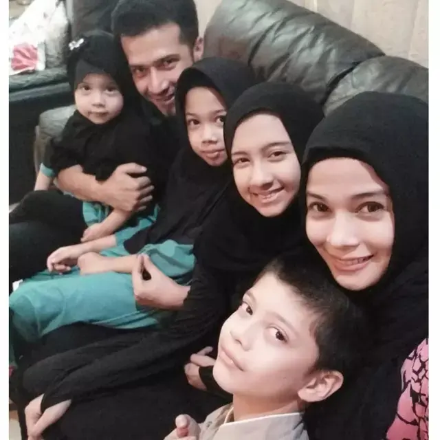 Lama Vakum, Ini 6 Potret Terbaru Jihan Fahira yang Awet Muda