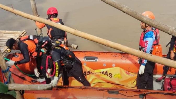 Pencarian Berakhir: Jasad Kakek Hanyut di Sungai Brantas Ditemukan 35 Km Jauhnya