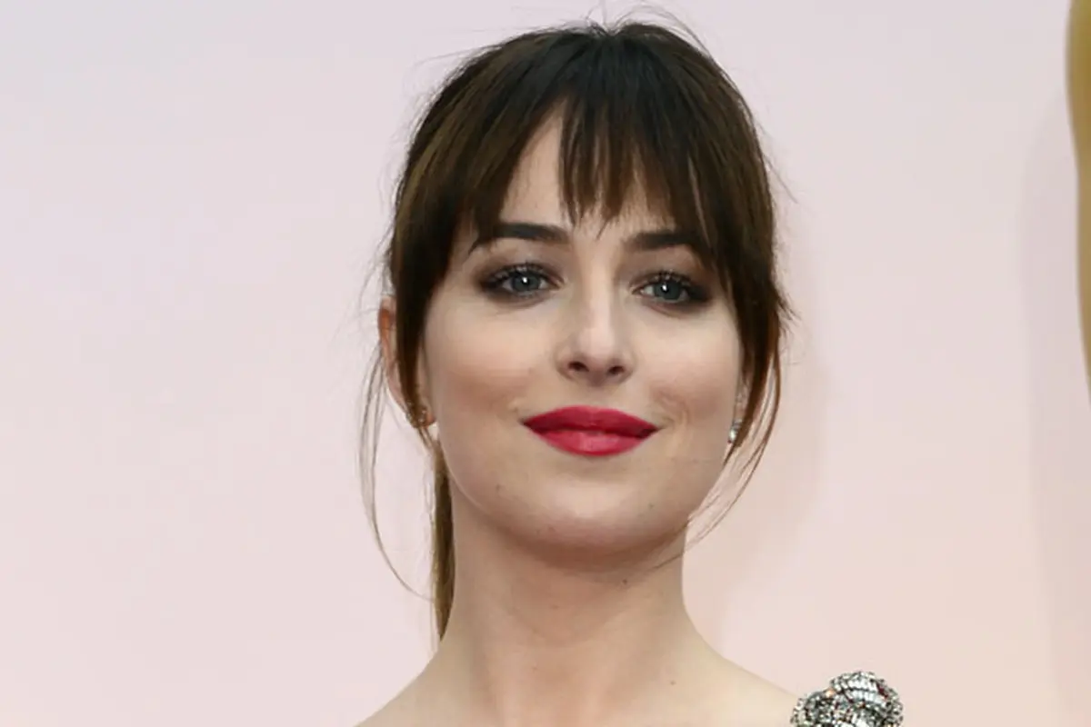 [Bintang] Dakota Johnson