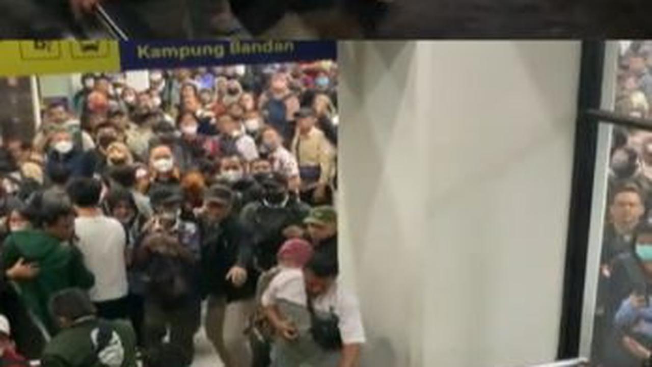 Momen Eskalator di Stasiun Manggarai Tiba-Tiba Berbalik Arah, Pengguna Panik hingga Terjatuh
