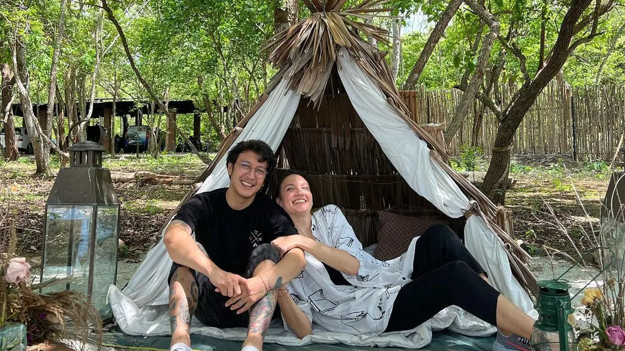 Artis yang Nikah dengan Pria Lebih Muda, Ada Nadine Chandrawinata