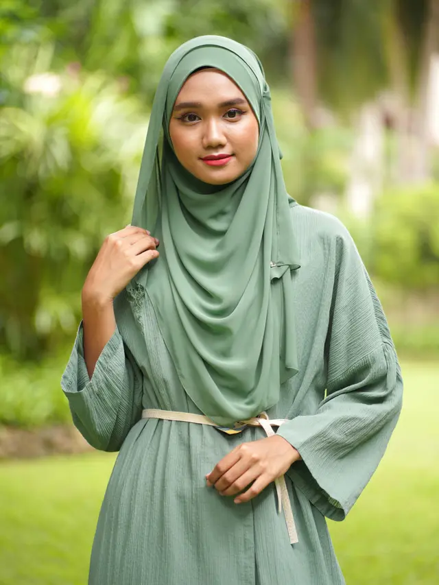 Model Gamis Bahan Crinkle dengan Potongan Loose Casual