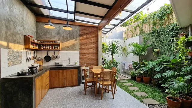 9 Inspirasi Dapur Belakang Rumah yang Menyatu dengan Alam, Nyaman untuk Memasak