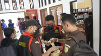 Geledah Kantor Pemda di Flores Timur, Jaksa Temukan Ribuan Nota Fiktif hingga Duit Rp 30 Juta