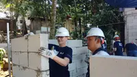 Duta besar negara perwakilan di Indonesia membangun rumah layak huni di Bogor. (Dokumentasi Habitat for Humanity Indonesia)