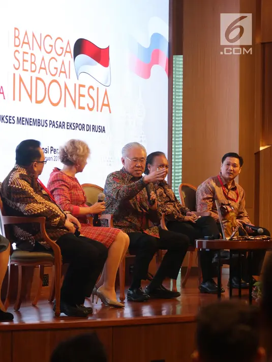 Menteri Perdagangan RI Enggartiasto Lukita saat memberikan penjelasan kepada media di Jakarta, Rabu (6/2). Pada 2018, Mayora tercatat telah mengekspor 1.000 kontainer Torabika Cappuccino. (Liputan6.com/Angga Yuniar)