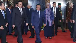 Presiden Timor Leste Francisco Guterres Lu Olo (tengah) bersama Ketua DPR RI, Bambang Soesatyo (kedua kiri) bersiap melakukan pertemuan di Gedung MPR/DPR, Jakarta, Jumat (29/6). Pertemuan untuk meningkatkan hubungan baik. (Liputan6.com/Helmi Fithriansyah)