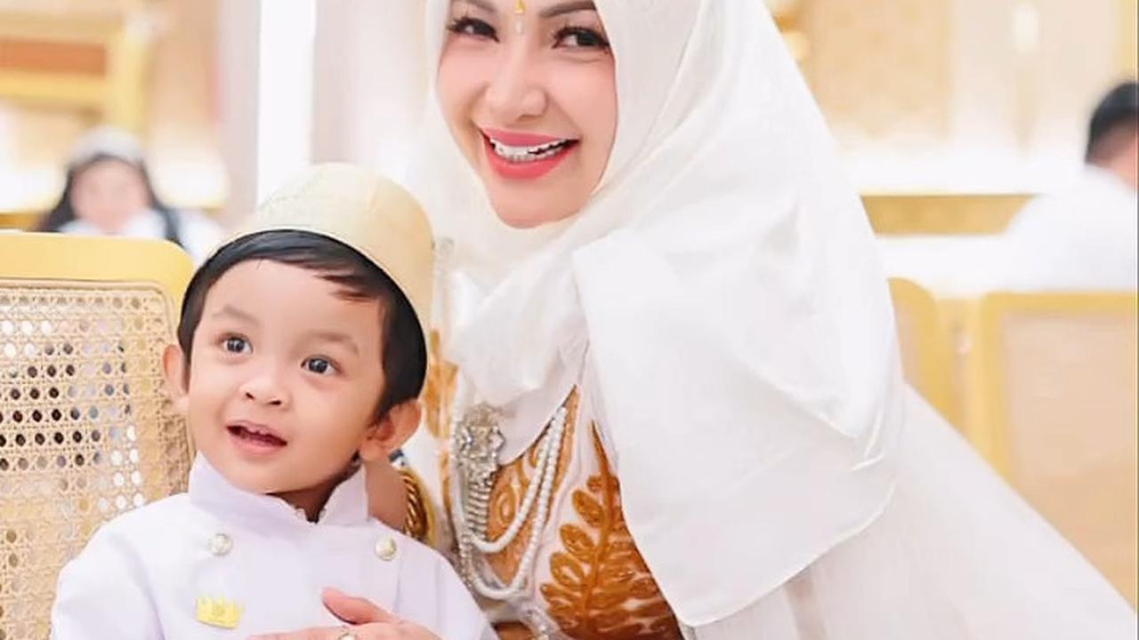 Potret Sulthan, Anak Roro Fitria yang Makin Besar Makin Ganteng