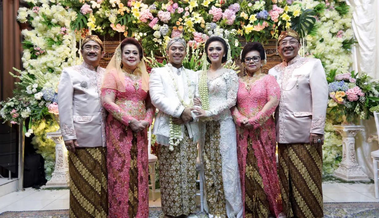 "Selama positif nggak masalah. Buat aku Sheza tetap kerja ya," pungkas Surya Ibrahim. (Nurwahyunan/Bintang.com)