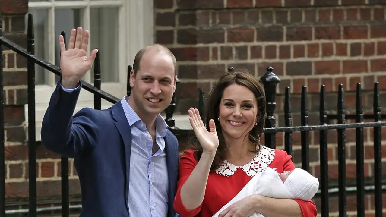 [Bintang] Sama Seperti Putri Diana, Gaya Maternity Dress Kate Middleton Ini Sungguh Memesona