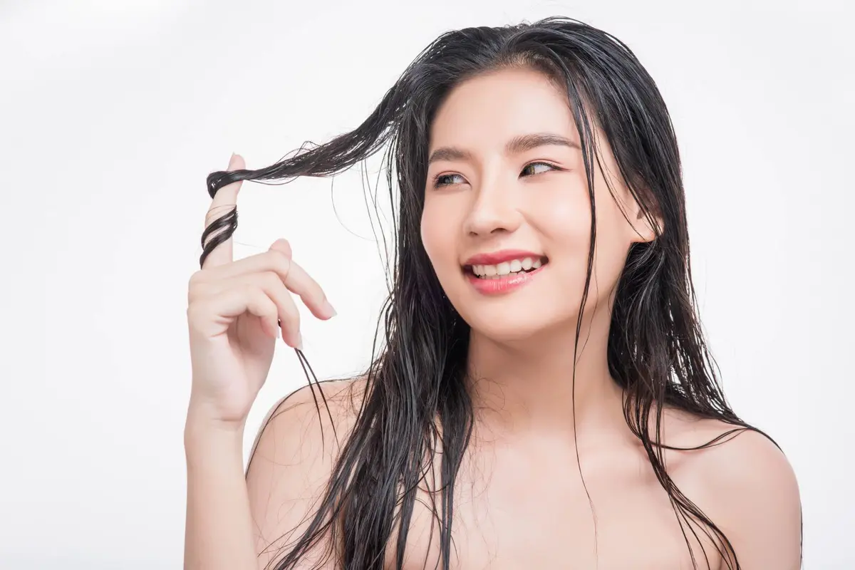 Marinating Hair Care: Langkah Simple untuk Rambut Lembut dan Lebih Mudah Diatur [Dok/freepik.com]
