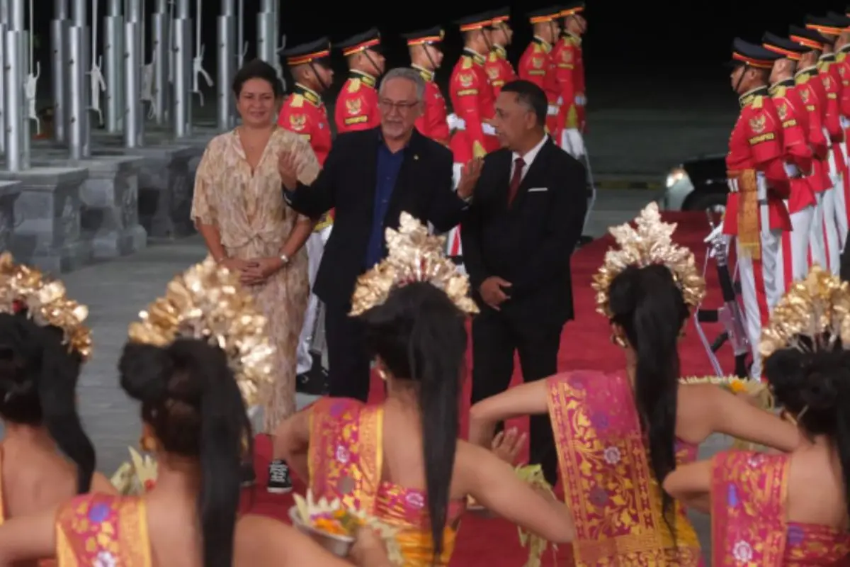Menteri Perikanan dan Ekonomi Biru Seychelles, Jean Francois Gabriel Ferrari tiba di Bandara Ngurah Rai Bali, Sabtu (7/10/2023) pukul 22.20 WITA. Ferrari delegasi pertama yang datang untuk mengikuti Archipelagic and Island States (AIS) Forum.