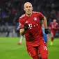 Hampir satu dekade Robben bermain di Bayern Munchen. Banyak gelar yang disumbangkan untuk the Bavarian. Namun kontraknya yang tidak diperpanjang membuat Robben harus mencari pelabuhan karier selanjutnya. (Kolase Foto AFP)