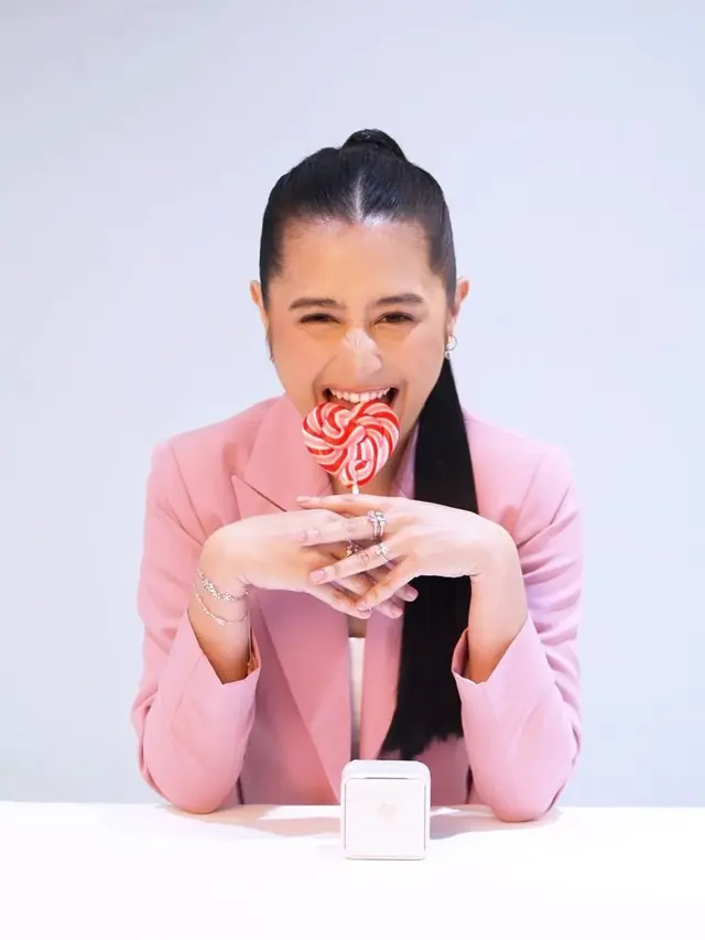 Prilly Latuconsina