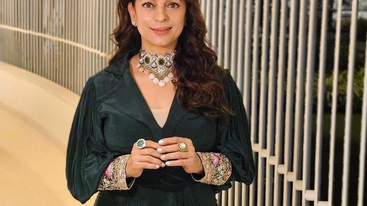 Dengan latar belakang yang kaya dan beragam, Juhi Chawla menunjukkan bahwa kesuksesan bukan hanya soal popularitas, melainkan juga kecerdasan dalam berinvestasi dan berbisnis. Ini adalah bukti nyata dari dedikasi dan kerja keras di dunia yang penuh tantan
