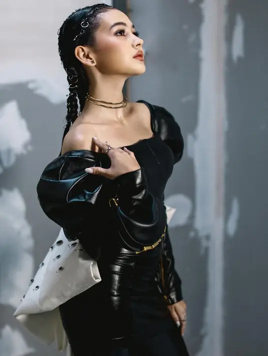 [Instagram/sandrinna_11]