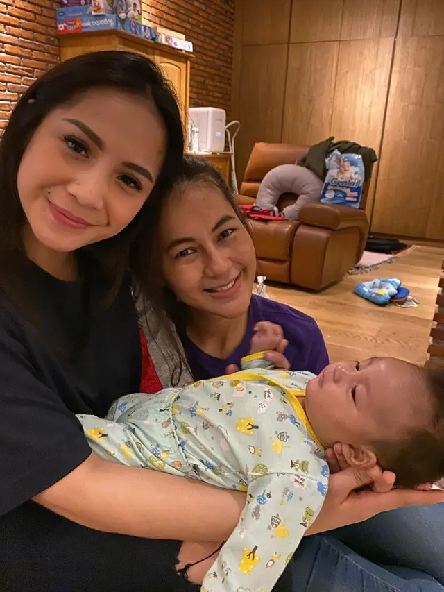 6 Potret Kebersamaan Nagita Slavina dan Paula Verhoeven, Bak Saudara Kandung