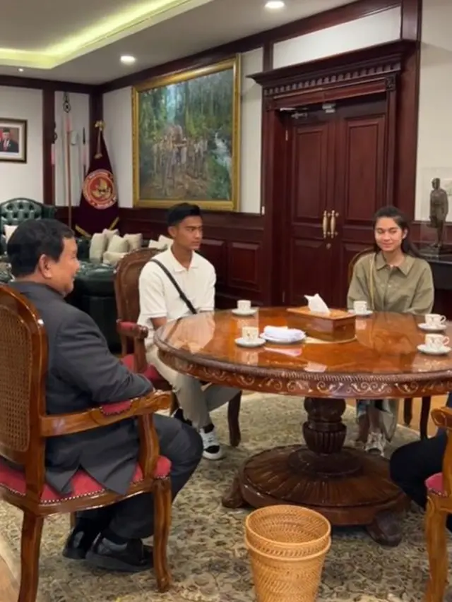 6 Potret Pratama Arhan dan Azizah Salsha Kunjungi Kantor Prabowo, Didoakan Langgeng