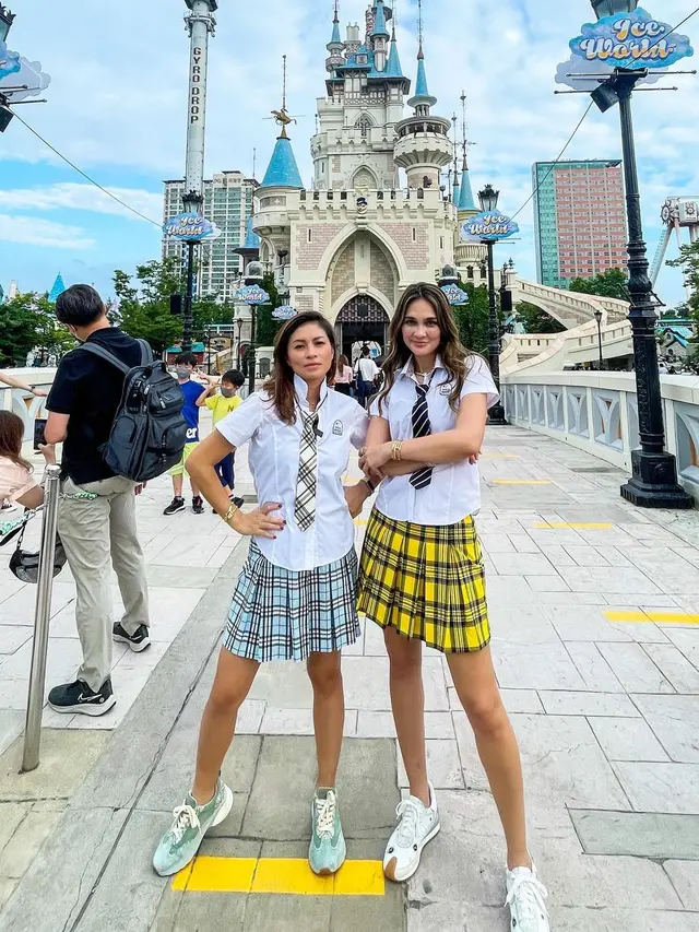 Enggak Kalah dengan ABG, Ini 6 Gaya Luna Maya saat Liburan di Korea Selatan