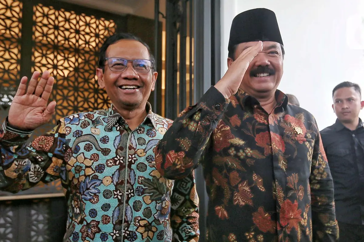 Menko Polhukam Hadi Tjahjanto Sambangi Kediaman Mahfud Md