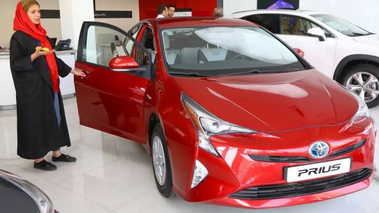 Dealer Mobil di Iran