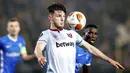 Declan Rice. Bek tengah 22 tahun yang telah memperkuat West Ham sejak 2016/2017 ini memiliki nilai pasar 70 juta Euro atau setara Rp.1,15 triliun. Kompetisi tertinggi Eropa yang pernah diikutinya adalah Kualifikasi  Liga Europa 2016/2017 dan Liga Europa musim 2021/2022 ini. (AP/Olivier Matthys)