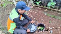 Inovasi Suku Dinas Lingkungan Hidup Jakarta Selatan nan memperkenalkan pengolahan sampah organik melalui biopori jumbo. (Antara)