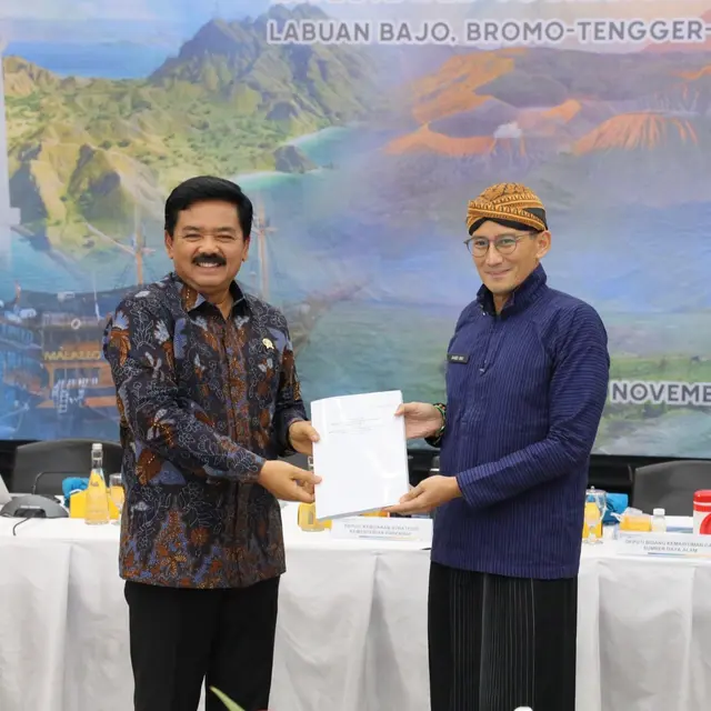 Menteri Agraria dan Tata Ruang/Kepala Badan Pertanahan Nasional (ATR/BPN), Hadi Tjahjanto (kiri) dan Menteri Pariwisata dan Ekonomi Kreatif (Parekraf), Sandiaga Uno menghadiri Rapat Tingkat Menteri terkait Finalisasi Rencana Induk Destinasi Pariwisata Nasional/Integrated Tourism Master Plan (ITMP) Labuan Bajo, Bromo-Tengger-Semeru, dan Morotai, Selasa (21/11/2023) (Istimewa)
