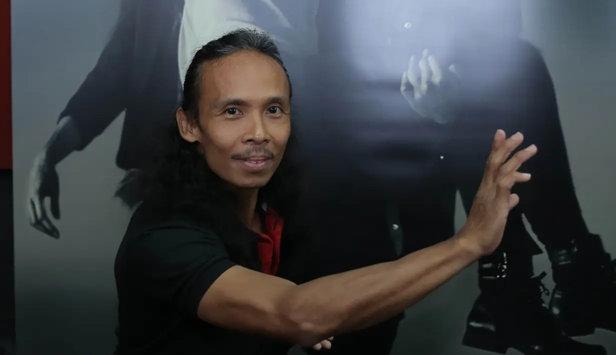 "Dia (Yayan) orangnya warm dan friendly. Saya pilih kang Yayan karena saya rasa ada kecocokan di film ini dan dia memiliki kepribadian penting makanya ajak kolaborasi," ucap Livi saat jumpa pers Insight, Jakpus, Selasa (9/8). (Andy Masela/Bintang.com)