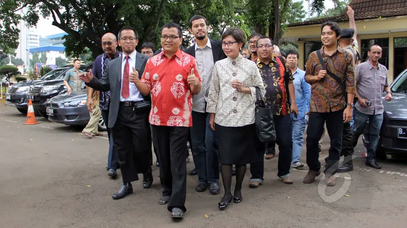 Pemeriksaan Perdana Denny Indrayana Sebagai Tersangka