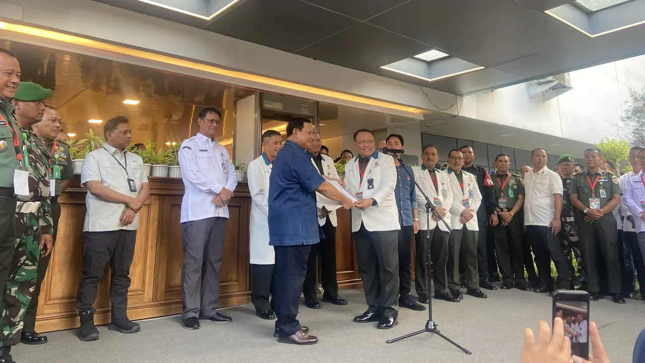 Prabowo Subianto selesai menjalani pemeriksaan kesehatan di RSPAD, Jakarta,