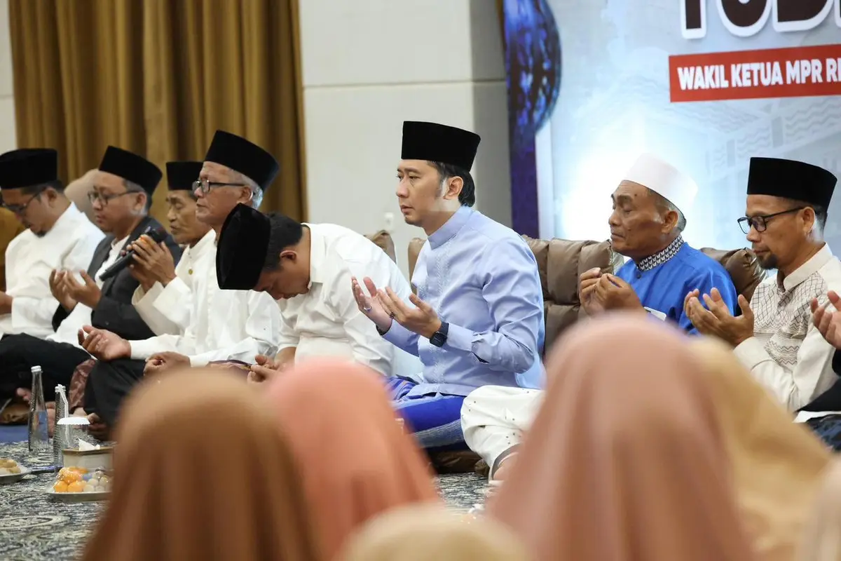 Wakil Ketua MPR RI Edhie Baskoro Yudhoyono (Ibas) saat silaturahmi dan halal bihalal bersama segenap pimpinan, pengurus, santri, dan santriwati pondok pesantren di Kabupaten Pacitan pada Selasa 5 Mei 2026 (Istimewa)