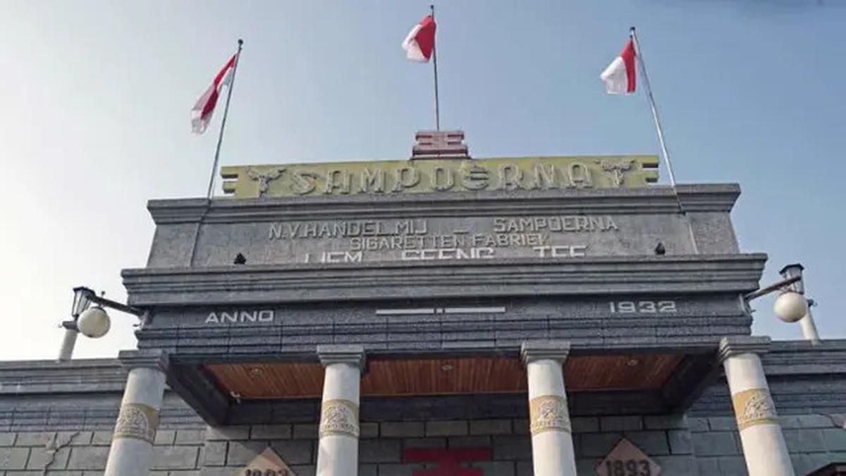 Pekerja Pabrik Rokok Terima BLT Dana Bagi Hasil Cukai Rp 800 Ribu
