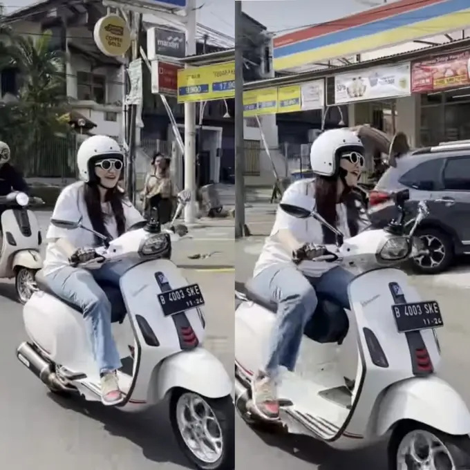 Nathalie Holscher Asik Naik Vespa Bareng Geng Motor