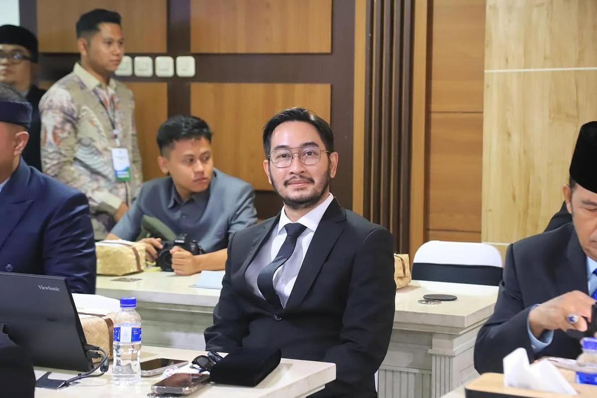 Sudah Menjabat Jadi Bupati Bandung Barat, Ini 7 Potret Jeje Govinda Kenakan Seragam Kepala Daerah