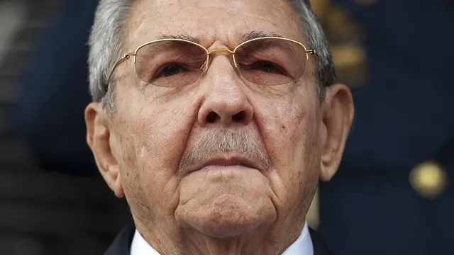 Raul Castro mengambil alih tampuk kepemimpinan Kuba setelah sang kakak, Fidel Castro, mangkat pada 25 November 2016